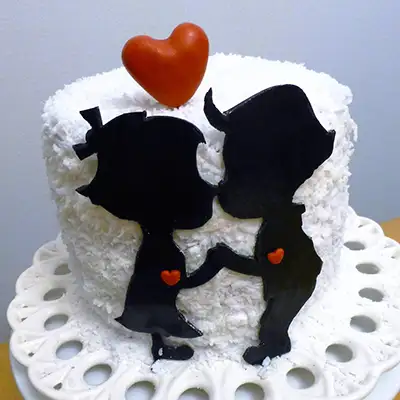 The KISS Cake by gertygetsgangster on DeviantArt