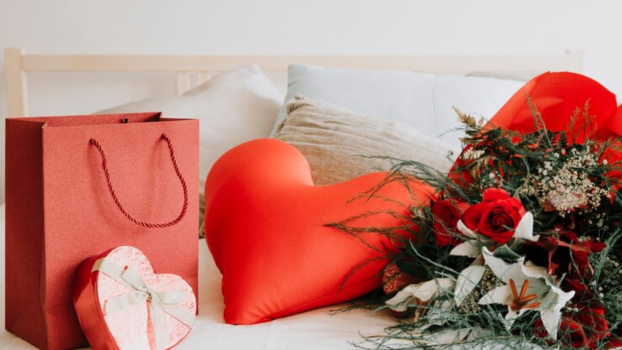 Best Valentine's Day Gifts Ideas for Him and Her