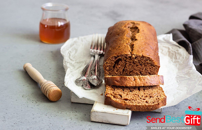 Black-Tea-Cake-With-Honey