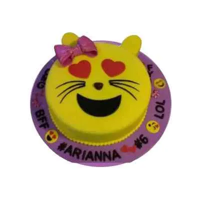 Kissy Face Emoji Cakes, emoji cakes and cupcakes