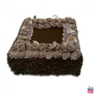Qoo10 - Christmas Chocolate Truffle Log Cake | 0.5 kg | Halal Certfied :  Cakes & Snacks