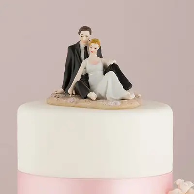 Honeymoon Cake 🌸🌸 - Decorated Cake by Hend Taha-HODZI - CakesDecor